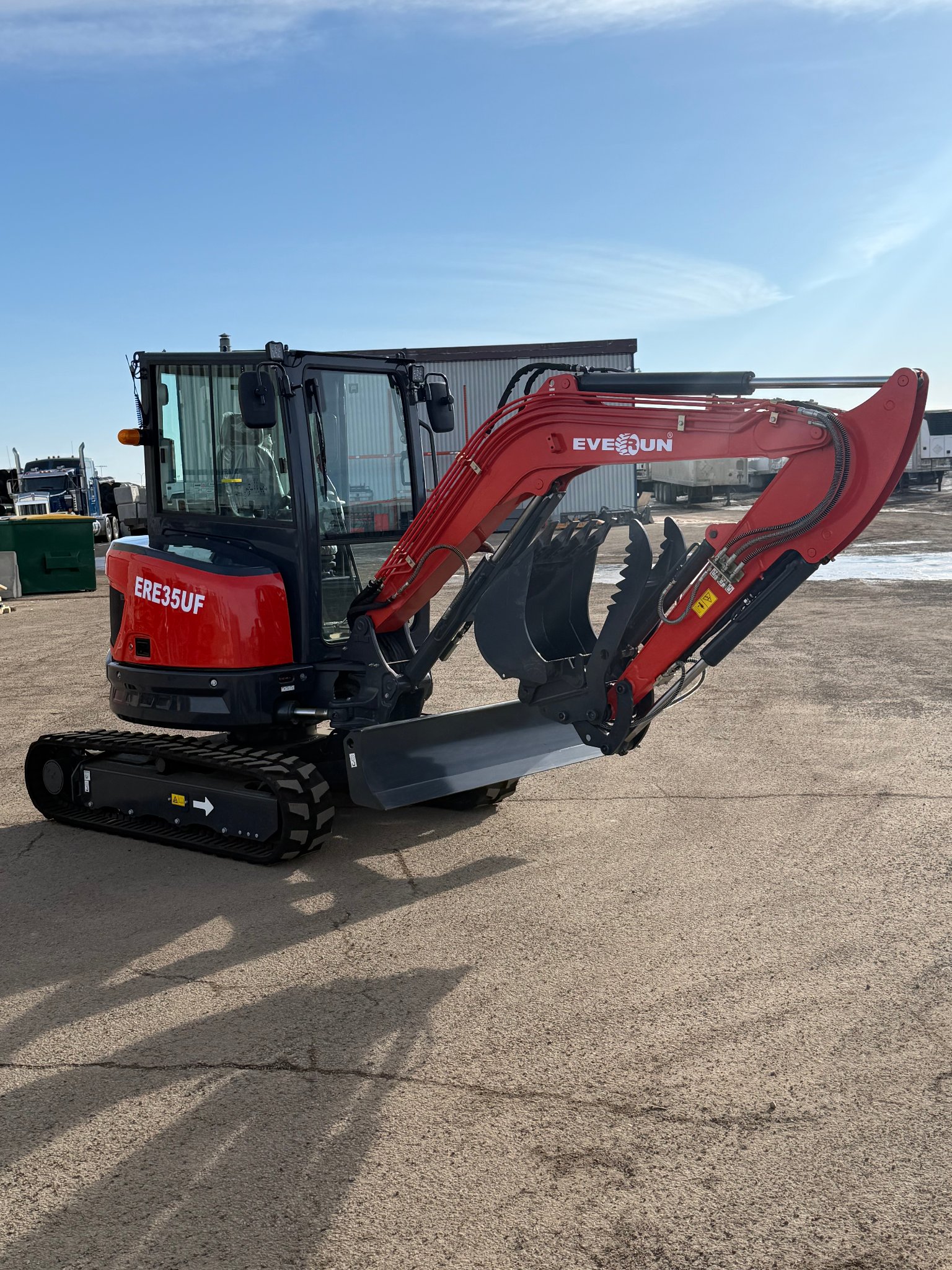 Everun ERE35UF Mini Excavator - full side