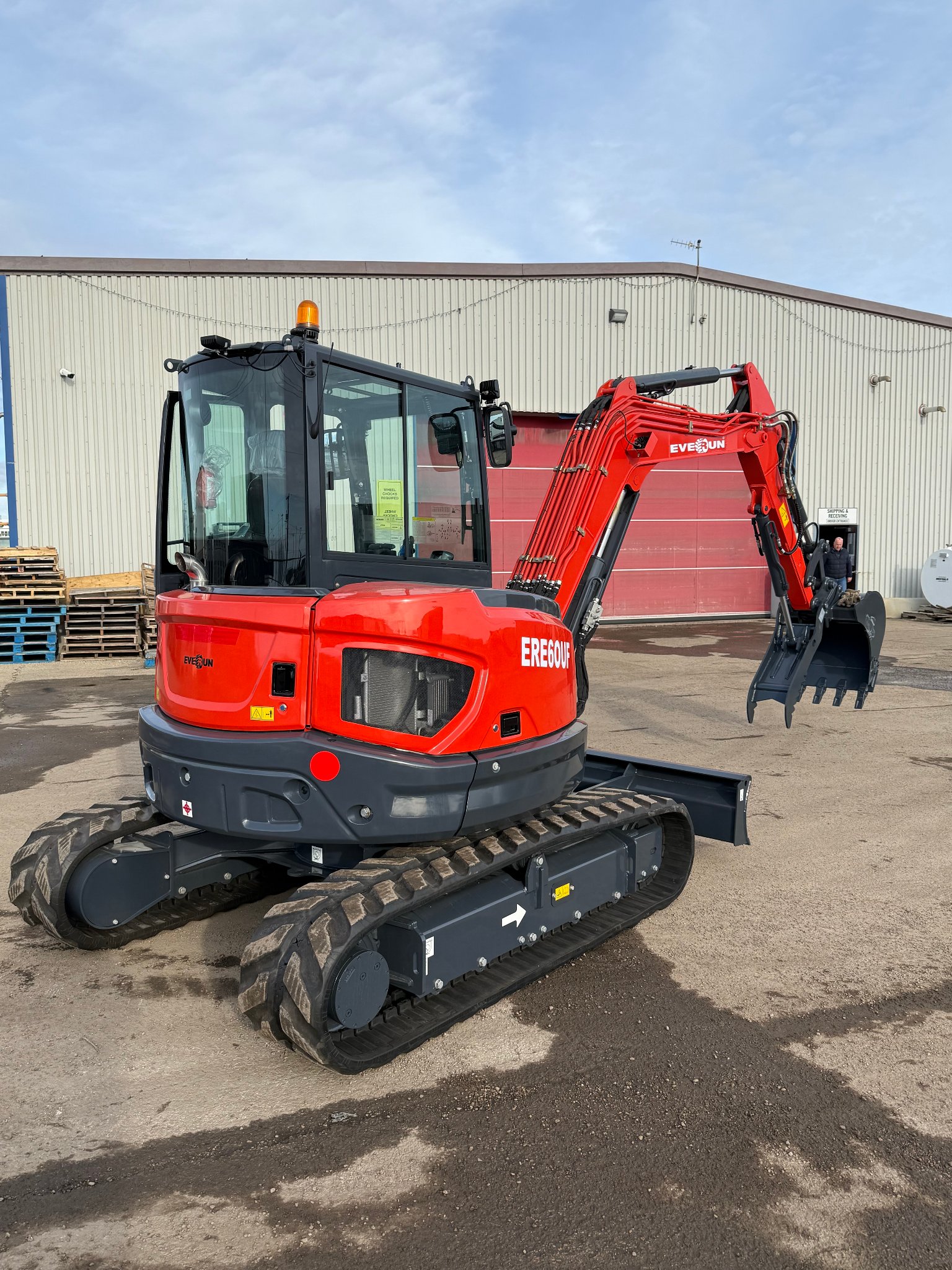 Everun ERE60UF Compact Excavator - bucket detail