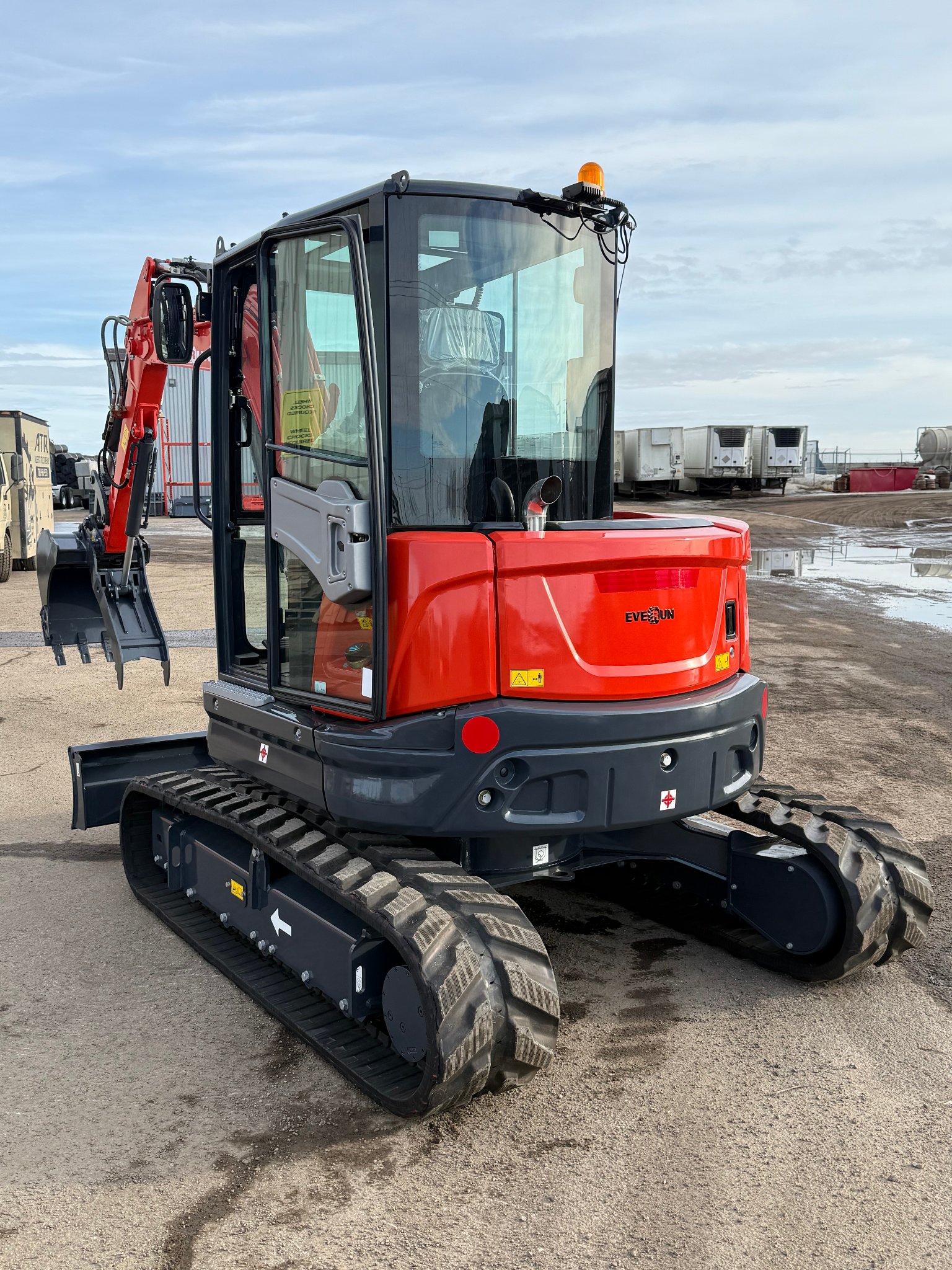 Everun ERE60UF Compact Excavator - rear quarter