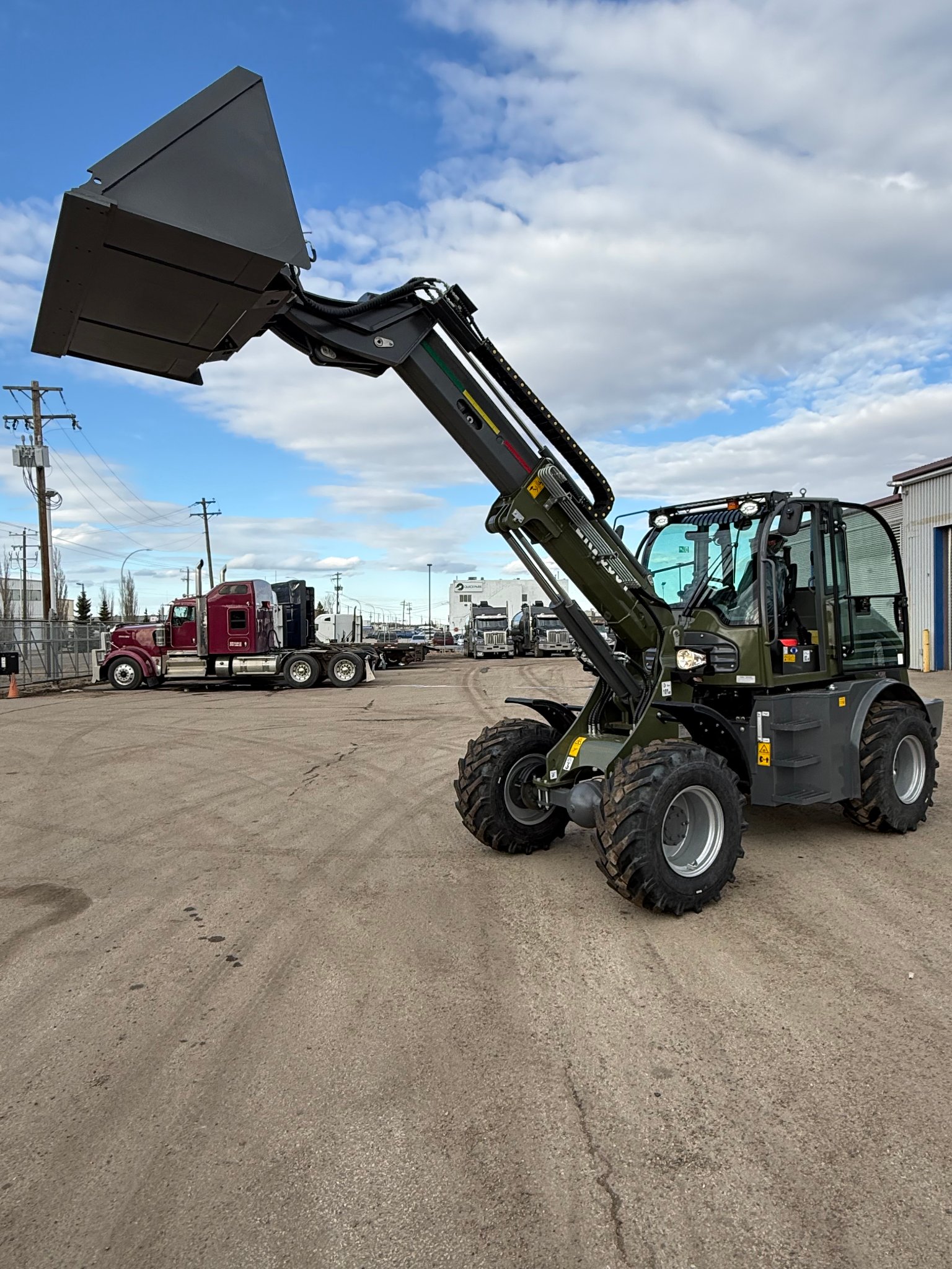 Everun ER2500T Wheel Loader - side profile
