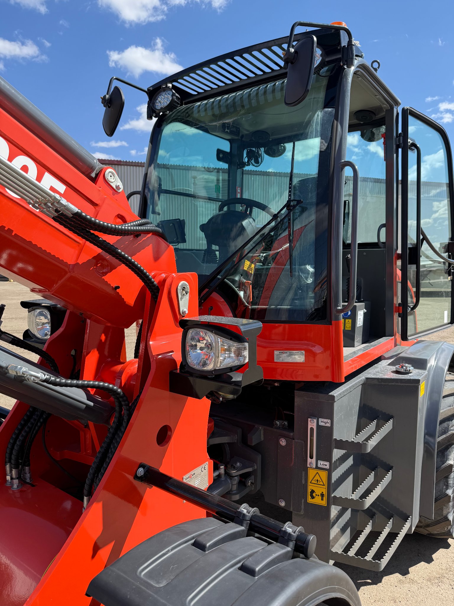 Everun ER2500F Wheel Loader - detail