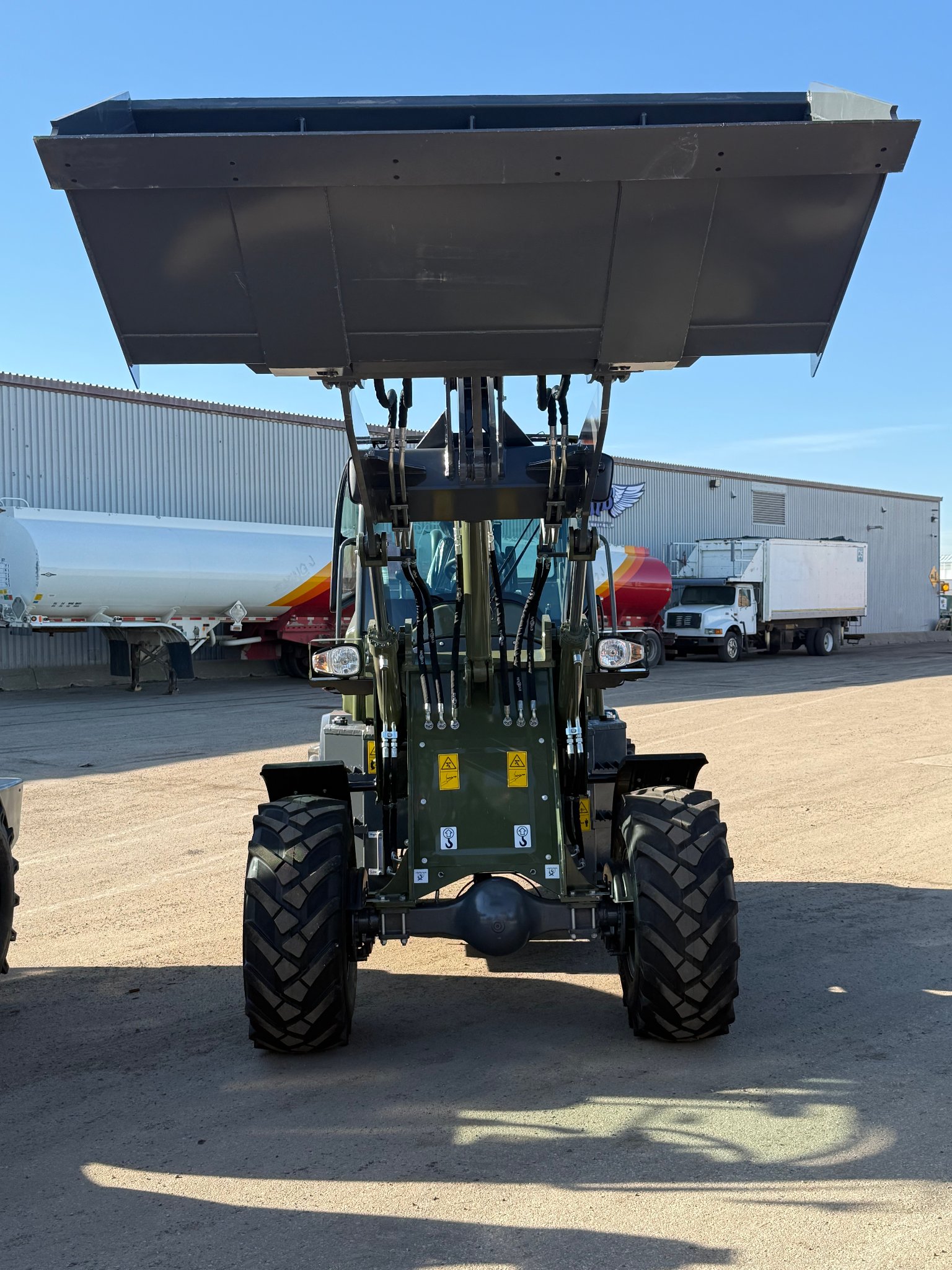 Everun ER420T Wheel Loader - front view